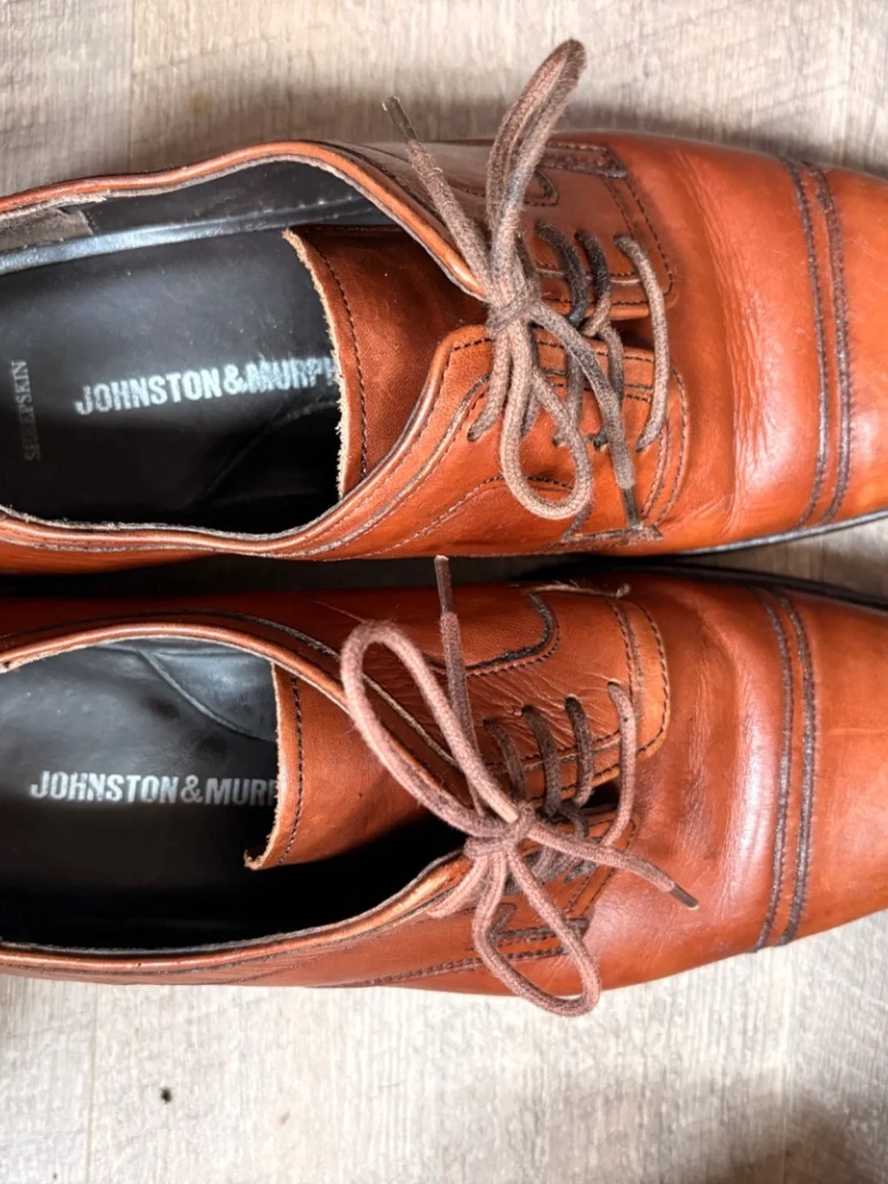 Men’s Johnston&Murphy dress shoe